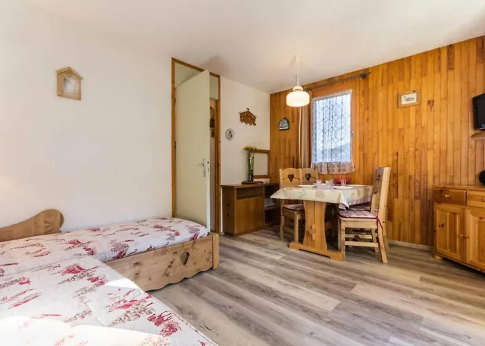 La Rochette - Bien Entretenu Et Bien Equipe Mae-4644