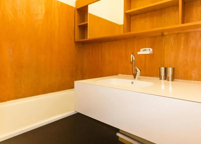 La Rochette - Bien Entretenu Et Bien Equipe Mae-4644 Ла-Плань